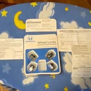 Genuine Honda Wheel Lock Nut Set (Key missing) 08W42-SHJ-101A